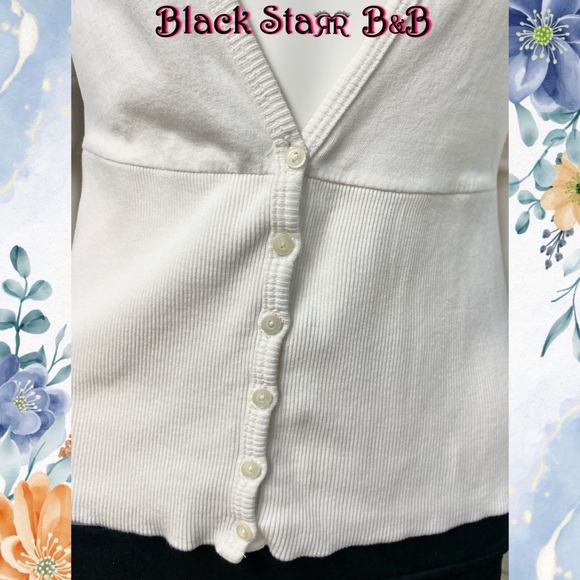 White cotton half button down 3/4” sleeve sweater cardigan by Paraphrase. Sz Sm - Picture 6 of 8